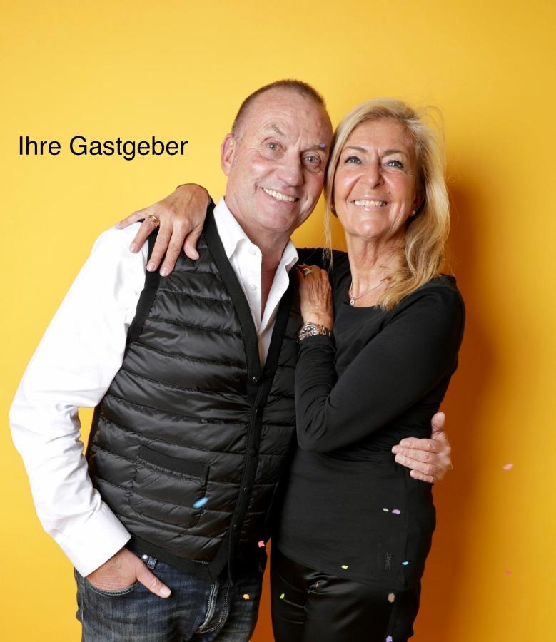 Townhouse Solingen Esterno foto